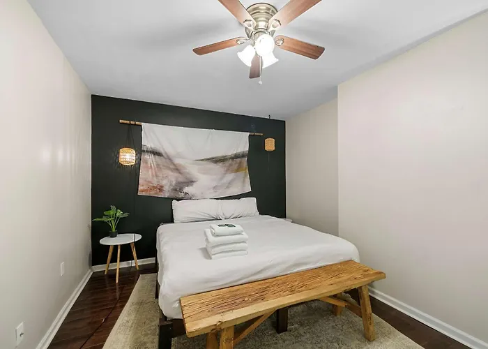 The Luxe Pearl Residences 870-5 *